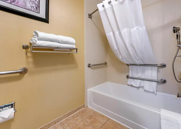 Comfort Urbana Champaign, Area 5*