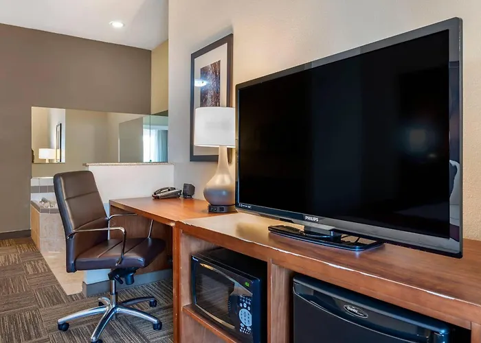 Comfort Urbana Champaign, Area 5* Champaign