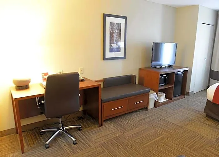 Comfort Urbana Champaign, Area 5*