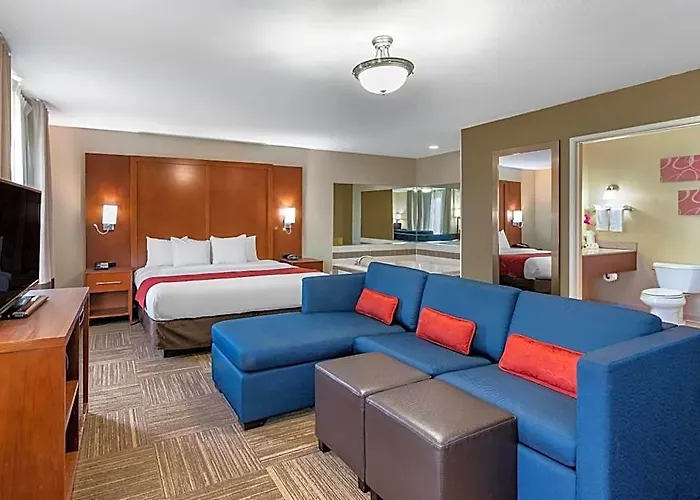 Comfort Urbana Champaign, Area 5*