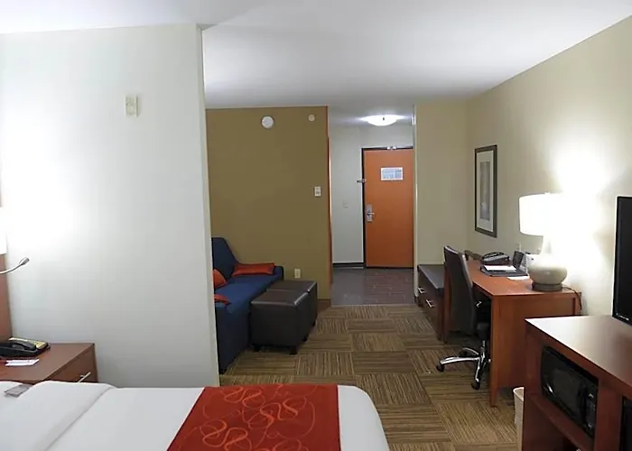 Comfort Urbana Champaign, Area 5*