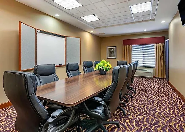 Comfort Urbana Champaign, Area Hotel 5*